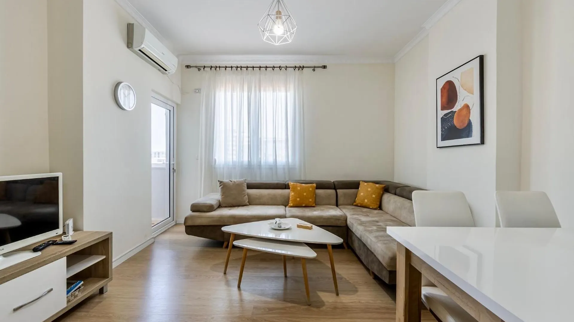 Peaceful Condo In City Center Δυρράχιο